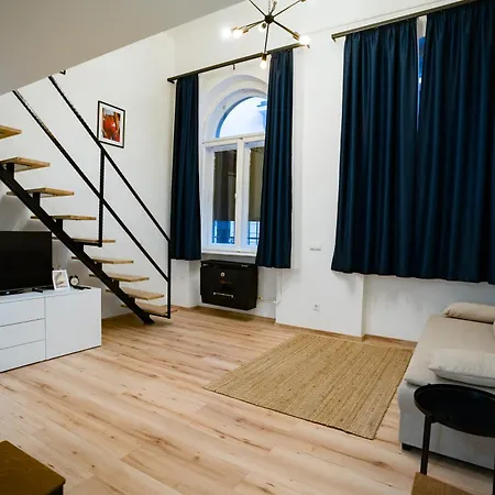 Downtown Double Delux Apartament *